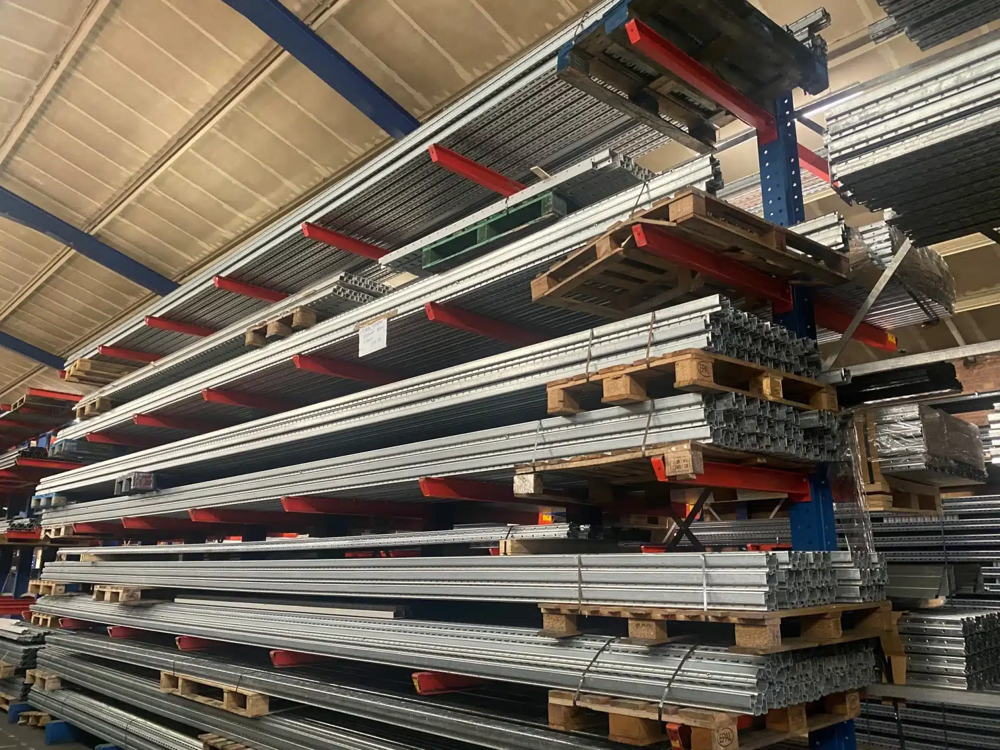 Cantilever racking loaded with long steel products
