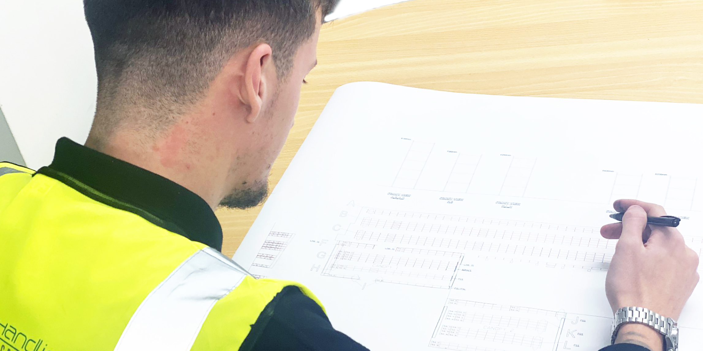 In-house expert team of warehouse storage designers