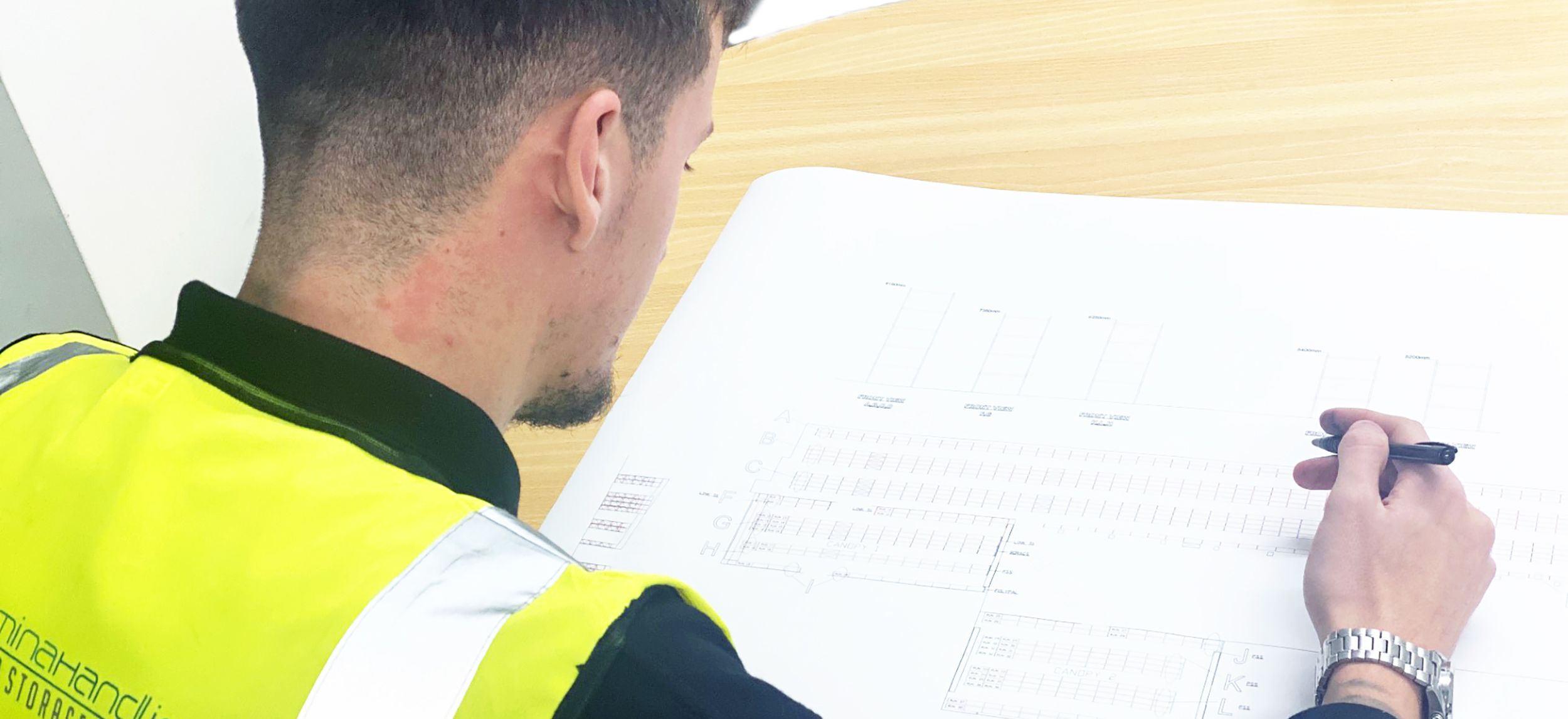 In-house expert team of warehouse storage designers