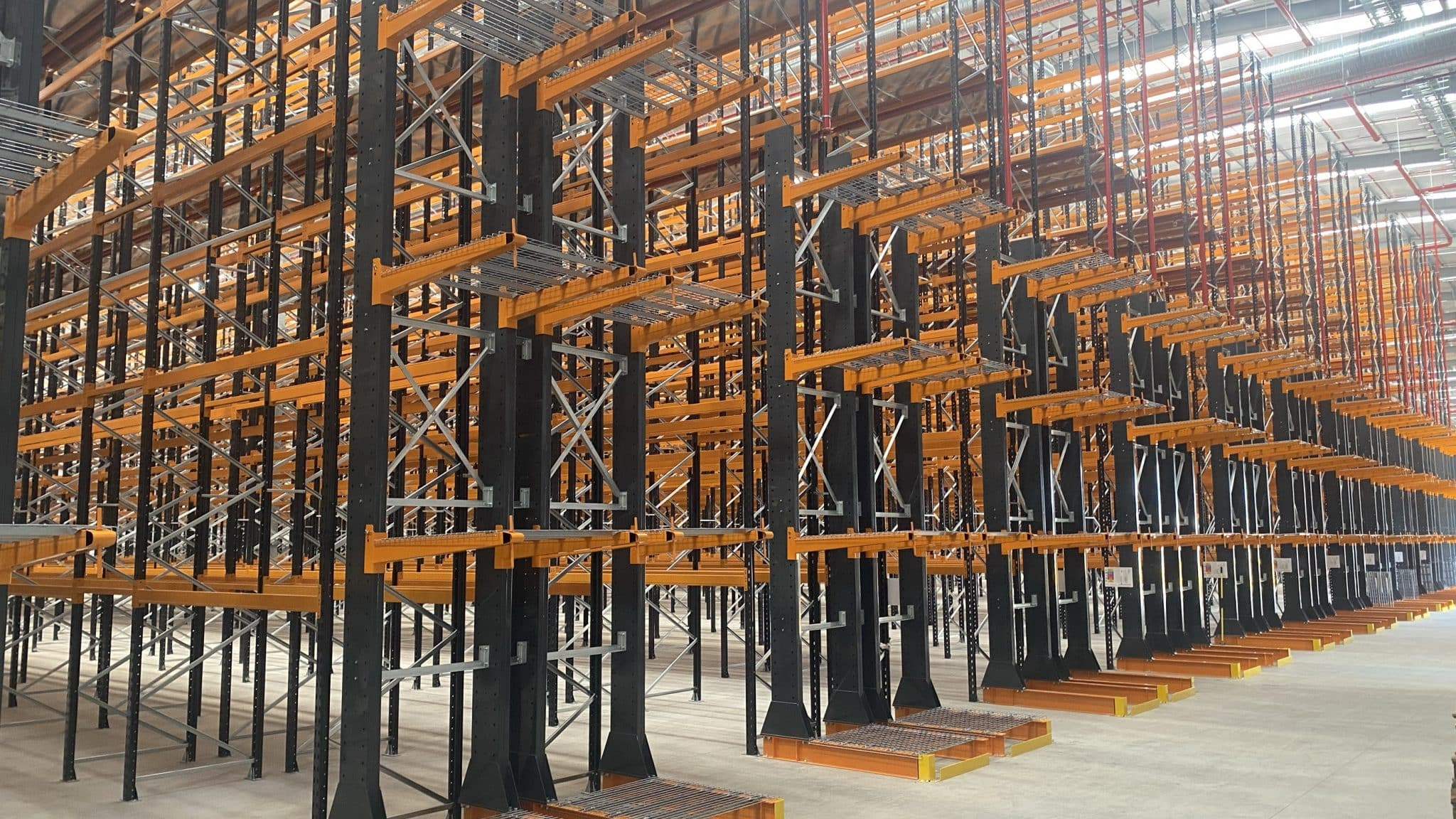 High capacity pallet racking system