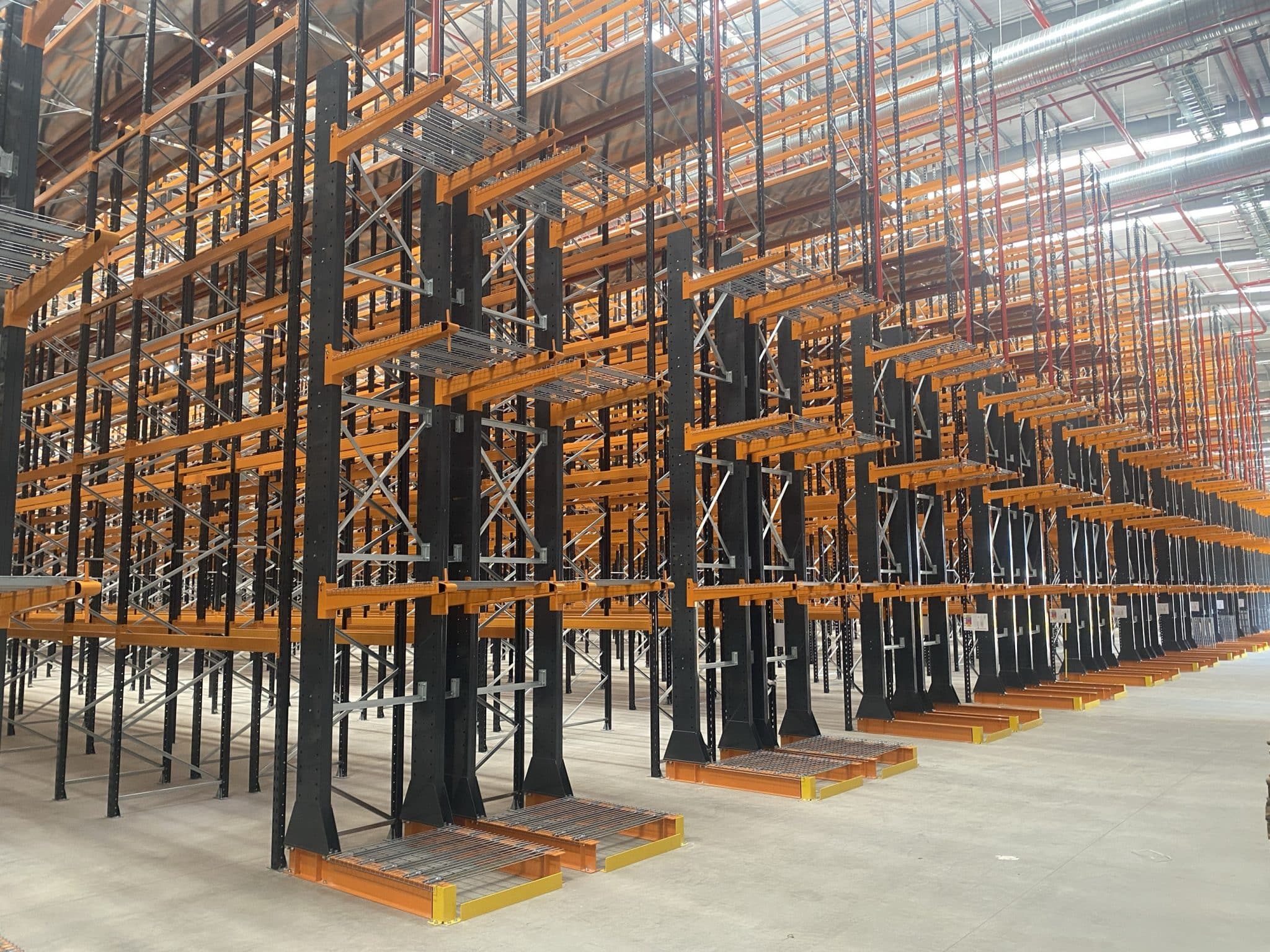 High capacity pallet racking system