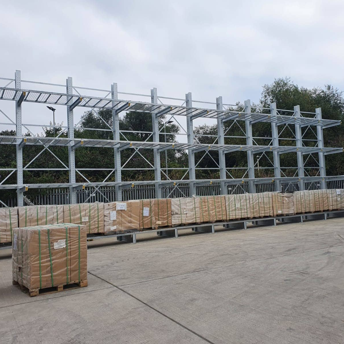 external racking loaded with pallets