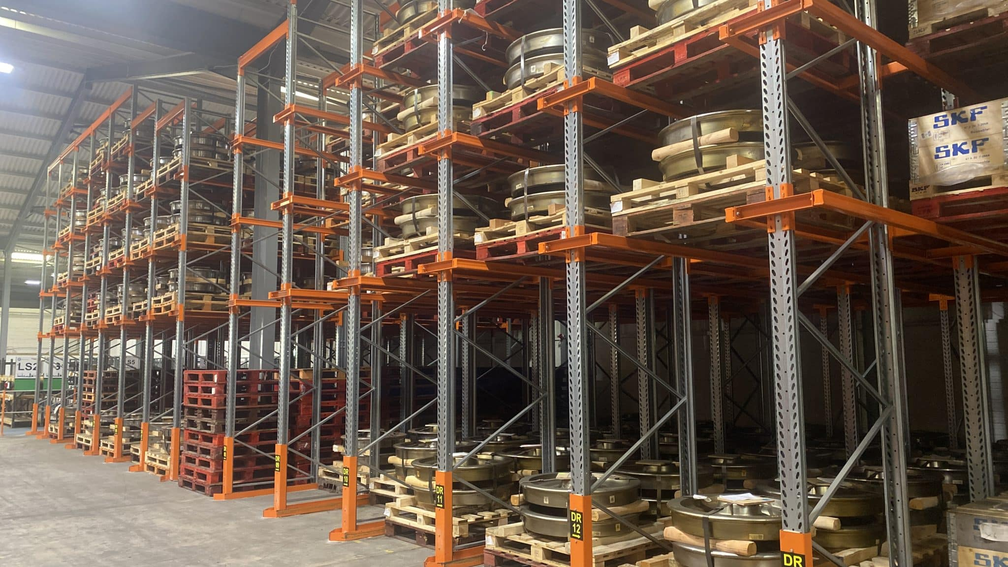 driving pallet racking